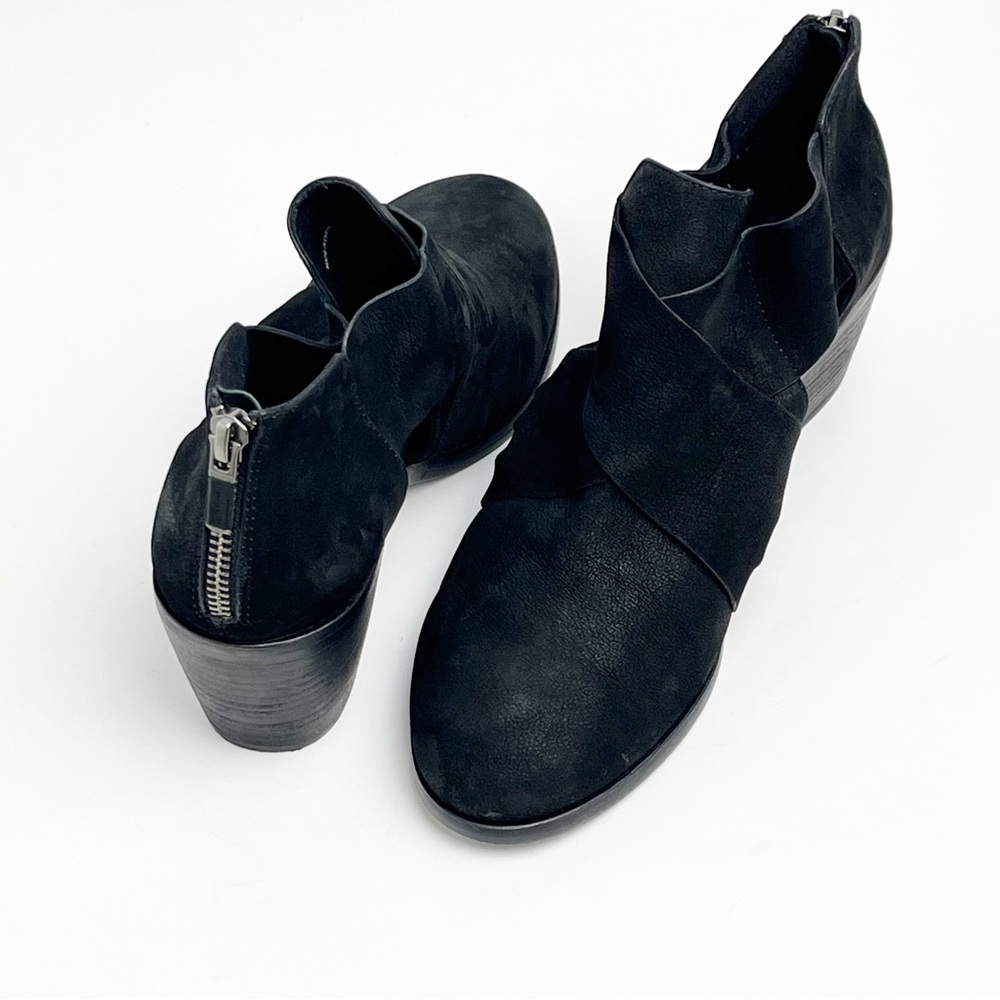 EILEEN FISHER Walt Black Leather Side Cutout Cross Strap Heel Booties, Size 8.5